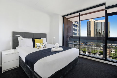ULTIQA Little Collins (located At The Hero Apartment Building) - Accommodation in Surfers Paradise 1