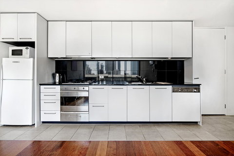 ULTIQA Little Collins (located At The Hero Apartment Building) - Accommodation in Surfers Paradise 7
