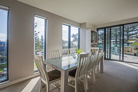 C-Scape Esplanade Cowes - Accommodation in Surfers Paradise 12