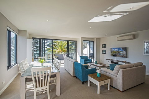 C-Scape Esplanade Cowes - Accommodation in Surfers Paradise 3