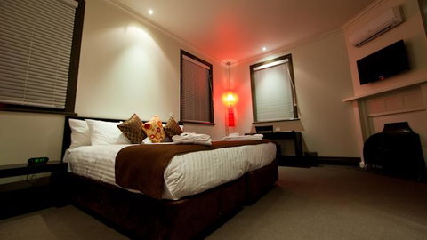 The Burwood Inn - Accommodation in Surfers Paradise 3