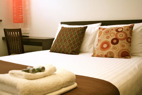 The Burwood Inn - Accommodation in Surfers Paradise 2