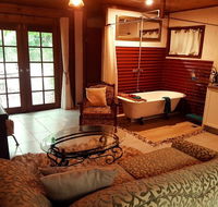 The Cabin - Accommodation in Surfers Paradise