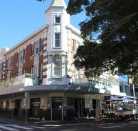 The Crown  Anchor Hotel - Accommodation in Surfers Paradise