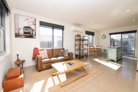 The Endsleigh -1 Bedroom Villa, Free Wifi, Near CBD - Accommodation in Surfers Paradise 2