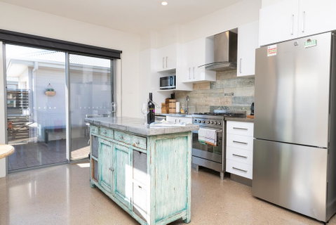 The Endsleigh -1 Bedroom Villa, Free Wifi, Near CBD - Accommodation in Surfers Paradise 3