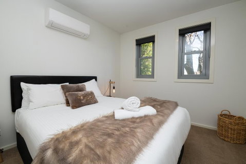 The Endsleigh -1 Bedroom Villa, Free Wifi, Near CBD - Accommodation in Surfers Paradise 0