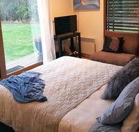 The Gurdies Room with Amazing Sunset Views - Accommodation in Surfers Paradise