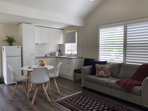 The Kookaburra Cottage - Accommodation in Surfers Paradise 2