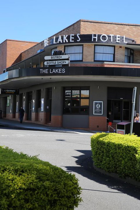 The Lakes Hotel - Accommodation in Surfers Paradise 3