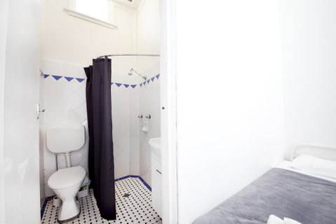 The Manly Hotel Est. 1964 - Accommodation in Surfers Paradise 1