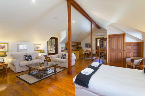 The Mews Studio - Accommodation in Surfers Paradise 1