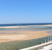 The Oaks Waterfront Resort Unit 502 - Accommodation in Surfers Paradise