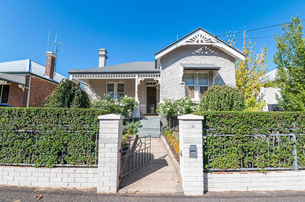 Shadforth NSW Accommodation in Surfers Paradise