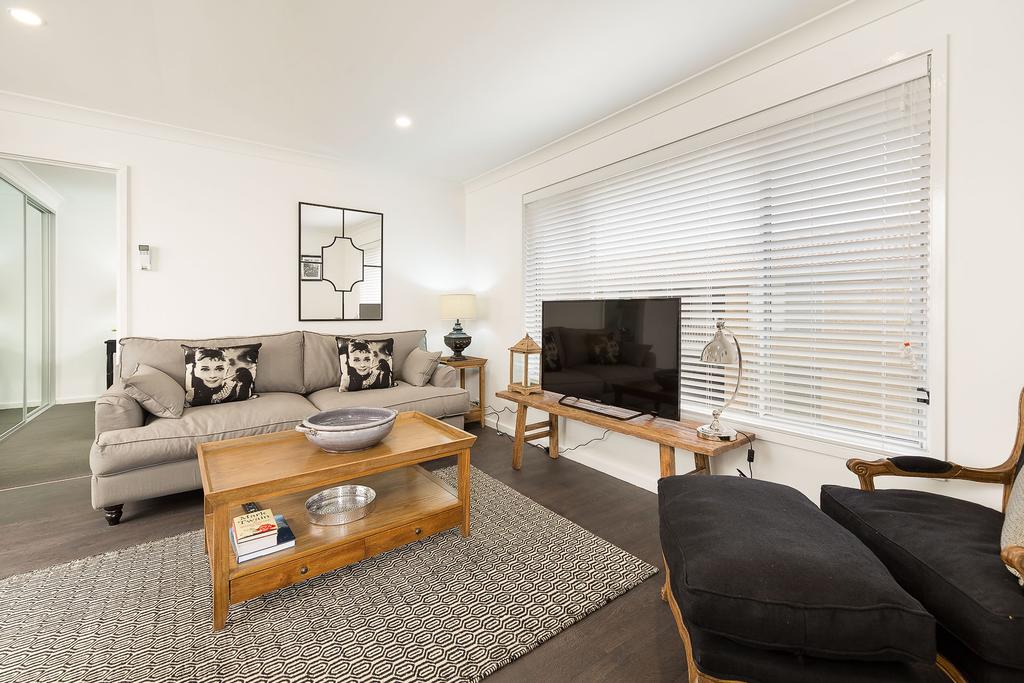Albury NSW Accommodation in Surfers Paradise