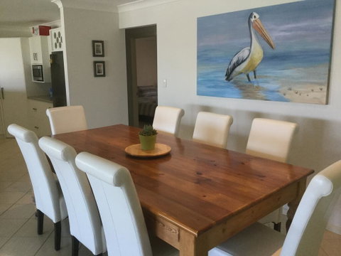 The Red Door - Accommodation in Surfers Paradise 2