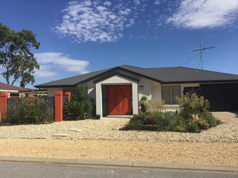 The Red Door - Accommodation in Surfers Paradise 0