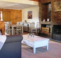 The Retreat on Matthew - Accommodation in Surfers Paradise