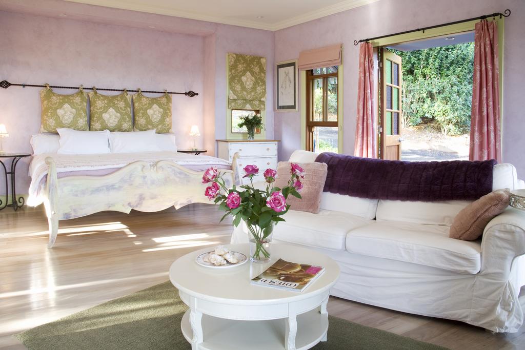 Montville QLD Accommodation in Surfers Paradise