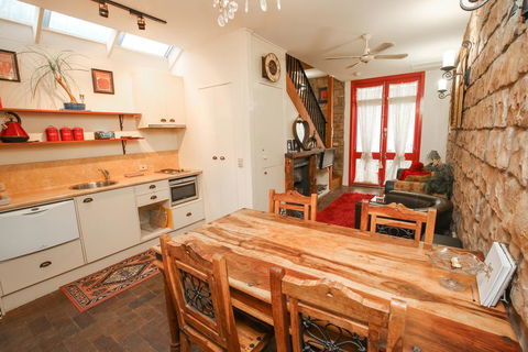 The Stable On Olive - Accommodation in Surfers Paradise 1