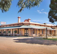 The Standpipe Golf Motor Inn - Accommodation in Surfers Paradise
