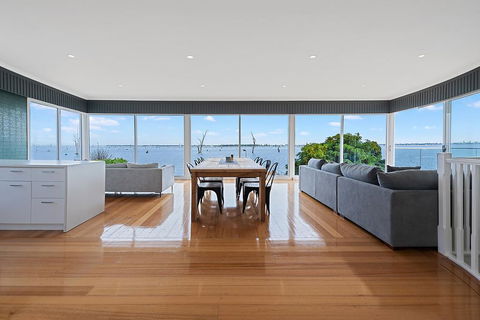 The View - Accommodation in Surfers Paradise 0