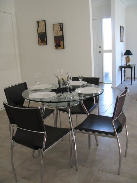 The Villa Kyabram - Accommodation in Surfers Paradise 3