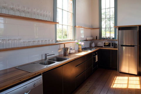 The Welsh Church - Accommodation in Surfers Paradise 1