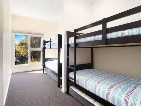 The Wharf House - Budgewoi - Accommodation in Surfers Paradise 1