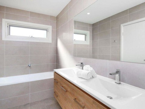 The Wharf House - Budgewoi - Accommodation in Surfers Paradise 3