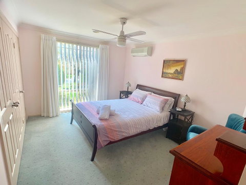 Tidy Home In A Leafy Suburb, Great Location - Accommodation in Surfers Paradise 3
