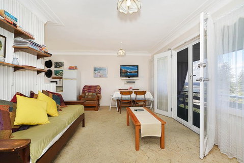 Toowoon Bay Beachside Unit, Unit 4 - Accommodation in Surfers Paradise 2