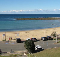 Toowoon Beach View 3br Villa 4 just steps to beach with views - Accommodation in Surfers Paradise