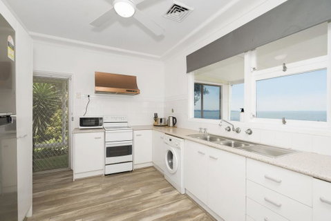 Toukley Lakefront House,Toukley - Accommodation in Surfers Paradise 3