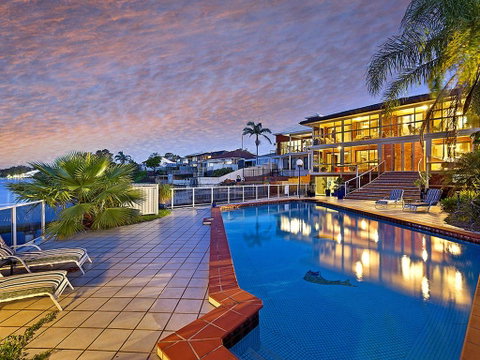 Toukley Waterfront House - Accommodation in Surfers Paradise 0
