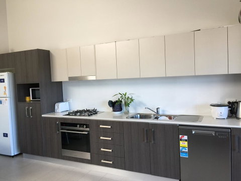 Townhouse - Accommodation in Surfers Paradise 2