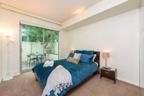 TRANQUIL EXEC CITY FREE WIFI NETFLIX WINE PARKING - Accommodation in Surfers Paradise 1