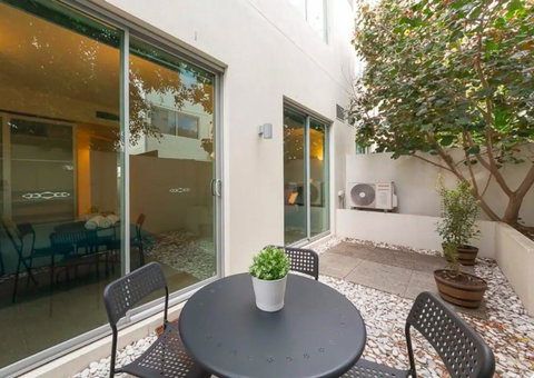 TRANQUIL EXEC CITY FREE WIFI NETFLIX WINE PARKING - Accommodation in Surfers Paradise 2