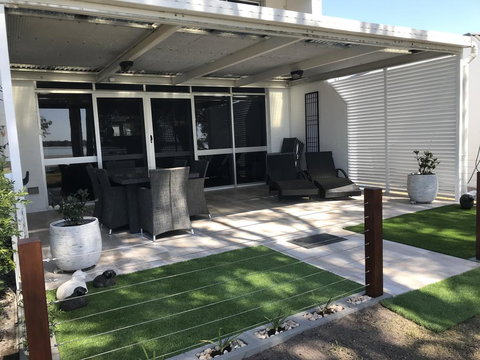 TREAT YOURSELF To Something Special! - Accommodation in Surfers Paradise 2