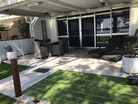 TREAT YOURSELF To Something Special! - Accommodation in Surfers Paradise 1