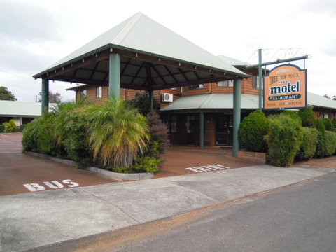Tree Top Walk Motel - Accommodation in Surfers Paradise 0