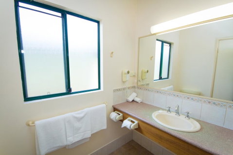 Tree Top Walk Motel - Accommodation in Surfers Paradise 1