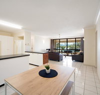 TROPICAL FAMILY ESCAPE FREE WIFI/NETFLIX - Accommodation in Surfers Paradise