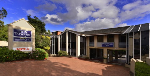 Twin Towers Inn - Accommodation in Surfers Paradise 0