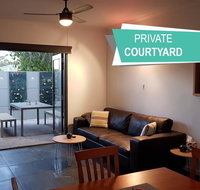 Two Bedroom Garden Apartment - Accommodation in Surfers Paradise