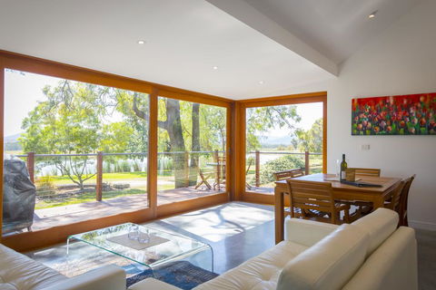 Two Doors - Accommodation in Surfers Paradise 1