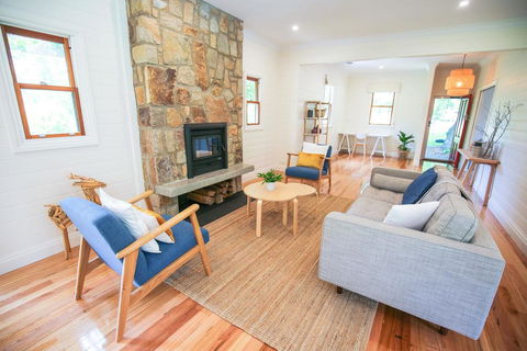 Two Oaks - Accommodation in Surfers Paradise 0
