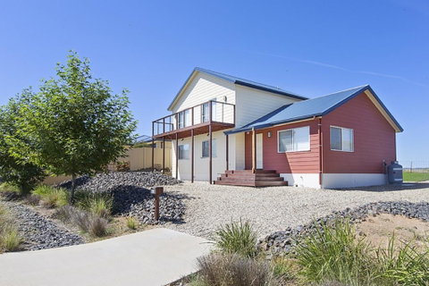 Twynam House - Jindabyne - Accommodation in Surfers Paradise 0