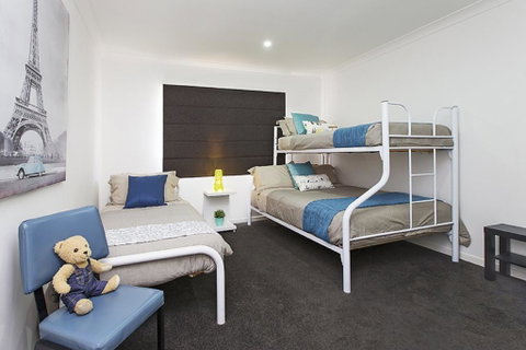 Twynam House - Jindabyne - Accommodation in Surfers Paradise 2