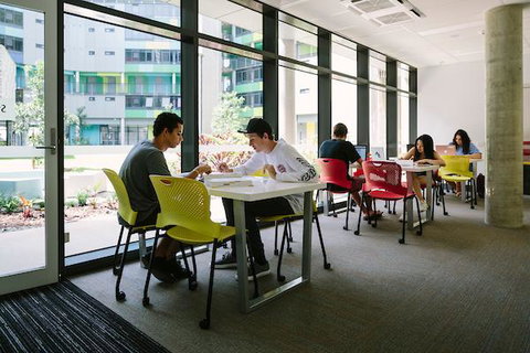 UniLodge John Grey Hall - Accommodation in Surfers Paradise 2